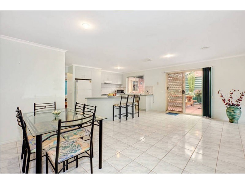 11 Rogers Close, Burnside VIC 3023