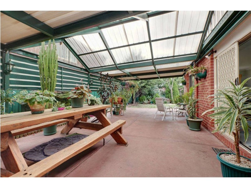 11 Rogers Close, Burnside VIC 3023