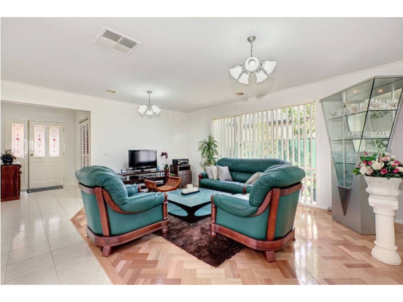 9 Fydler Avenue, Burnside VIC 3023