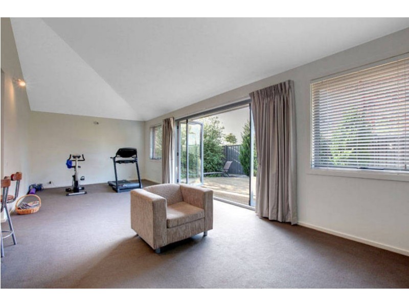 1 Buvelot Crescent, Caroline Springs VIC 3023