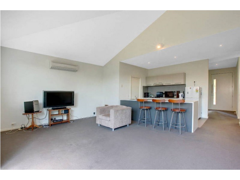 1 Buvelot Crescent, Caroline Springs VIC 3023