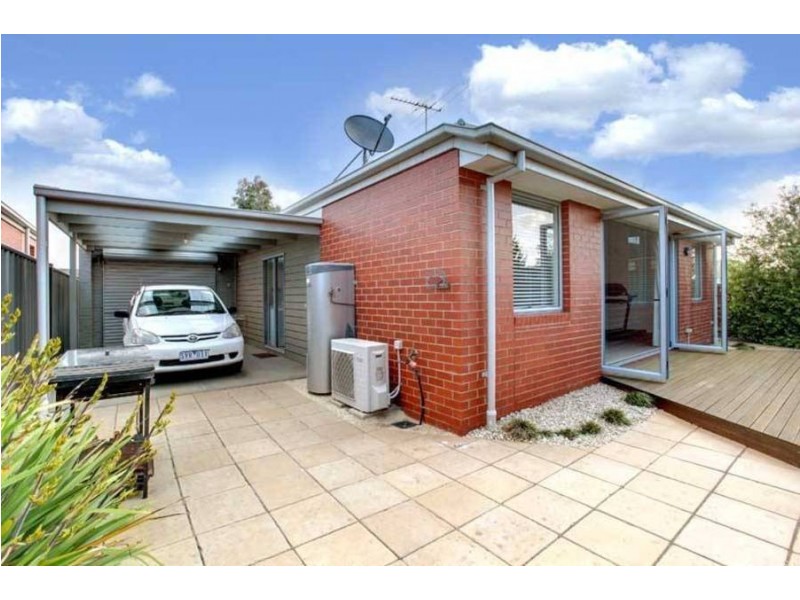 1 Buvelot Crescent, Caroline Springs VIC 3023