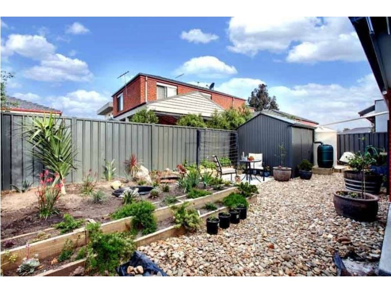 12 Hessing Green, Caroline Springs VIC 3023