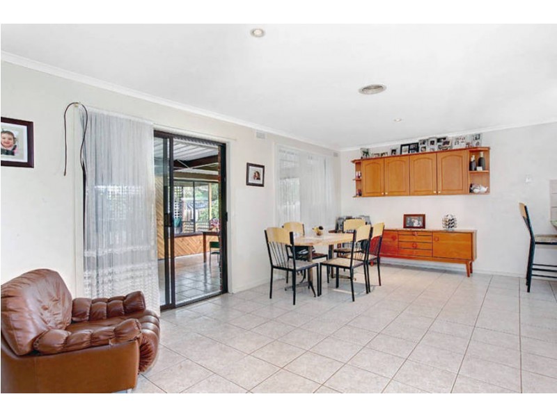 14 Warrington Cres, Deer Park VIC 3023