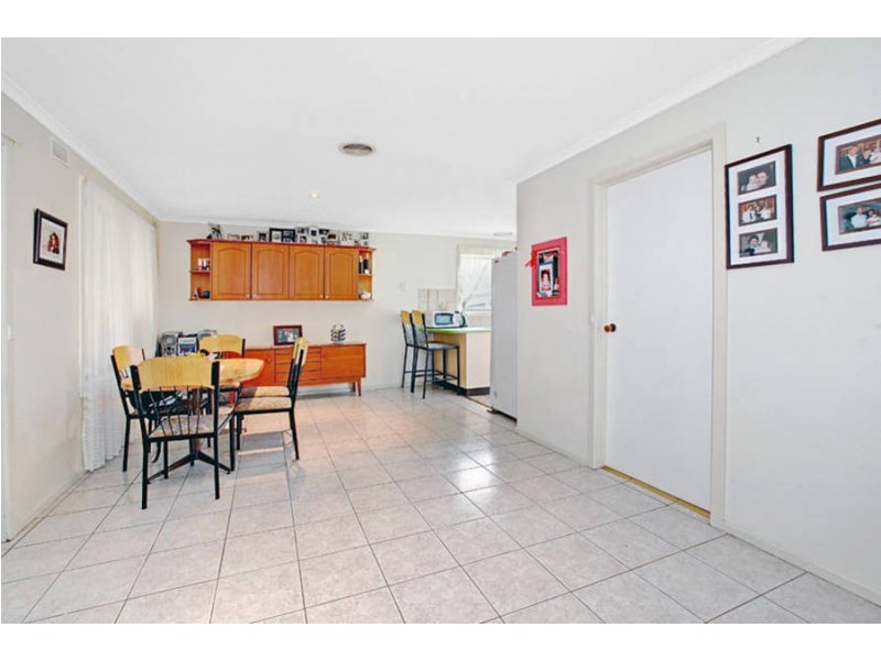 14 Warrington Cres, Deer Park VIC 3023