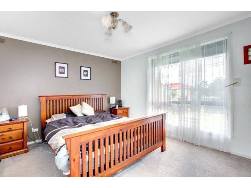 14 Warrington Cres, Deer Park VIC 3023