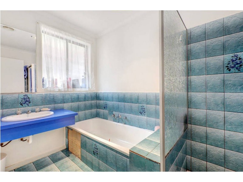 14 Warrington Cres, Deer Park VIC 3023