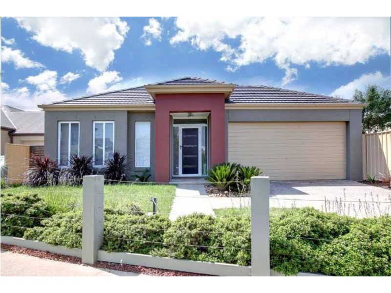 25 Cranwell Square, Caroline Springs VIC 3023