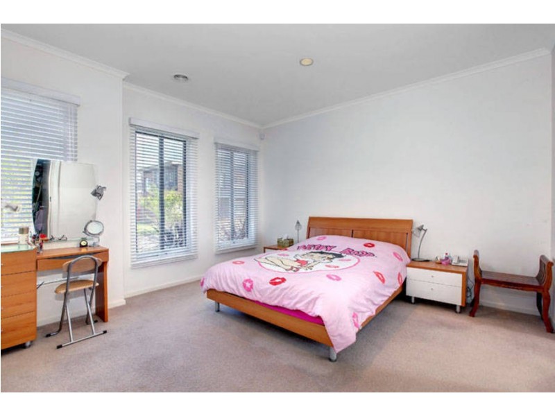 25 Cranwell Square, Caroline Springs VIC 3023