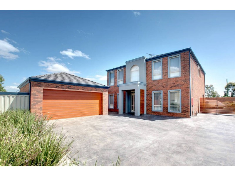9 Millstream Way, Caroline Springs VIC 3023