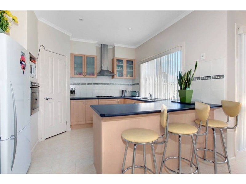 9 Millstream Way, Caroline Springs VIC 3023