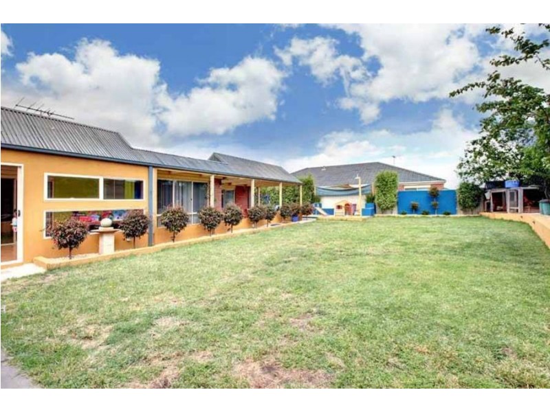 4 Cathedral Mews, Caroline Springs VIC 3023