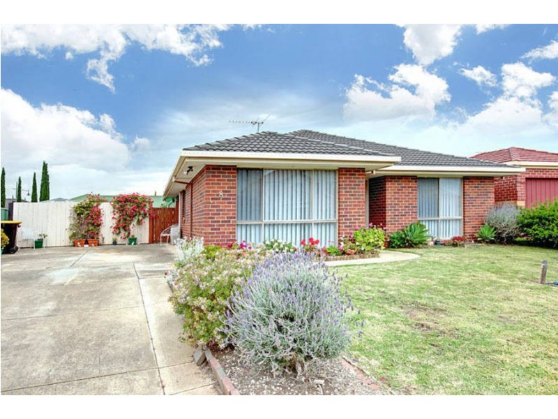 8 Perkins Grove, Burnside VIC 3023