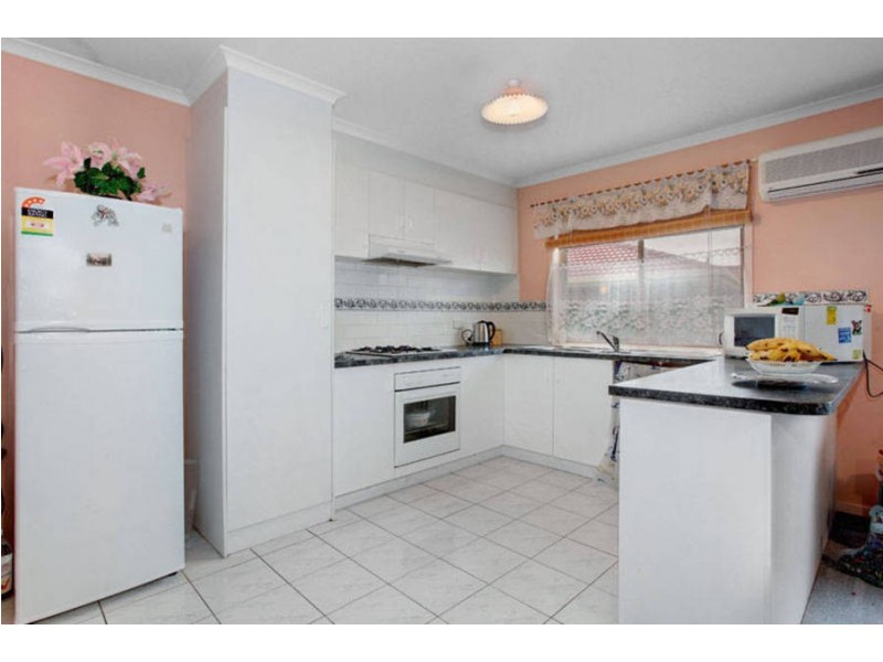 8 Perkins Grove, Burnside VIC 3023