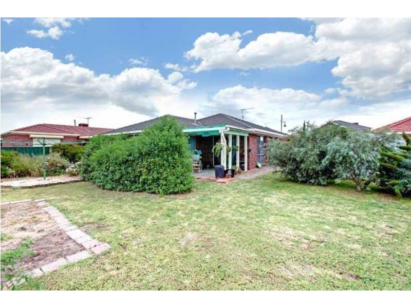 8 Perkins Grove, Burnside VIC 3023