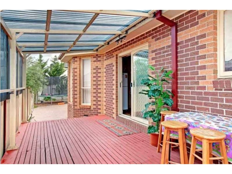 16 O’Donnell Drive, Caroline Springs VIC 3023