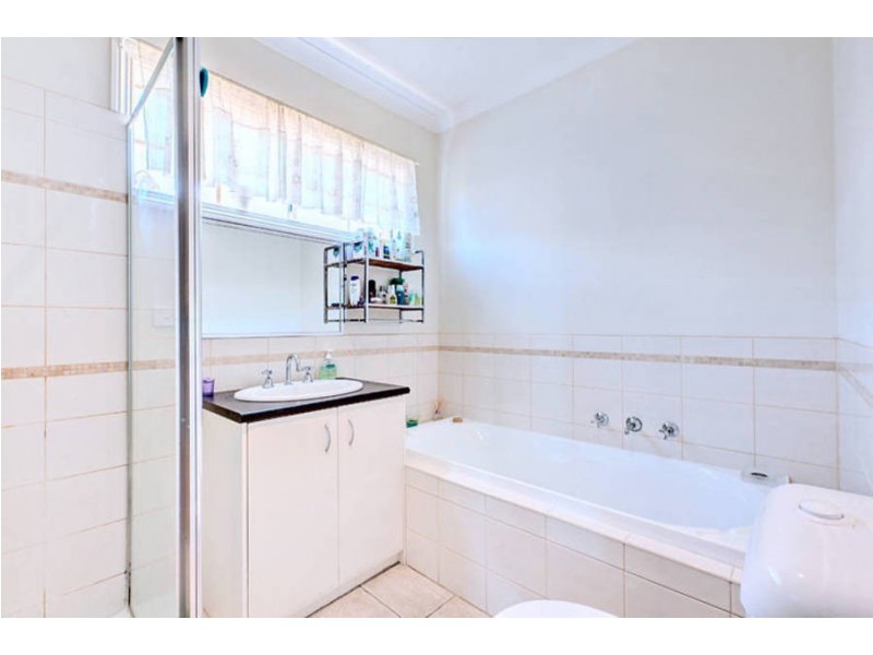 3 Colac Place, Caroline Springs VIC 3023