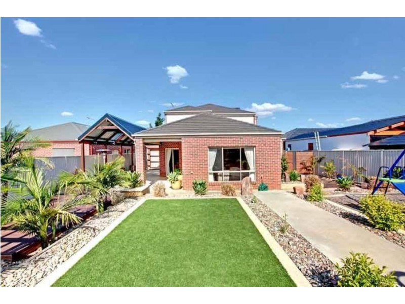 85 Springlake Avenue, Caroline Springs VIC 3023