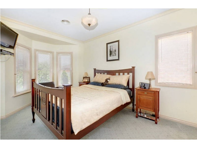 4 Springfield Close, Caroline Springs VIC 3023
