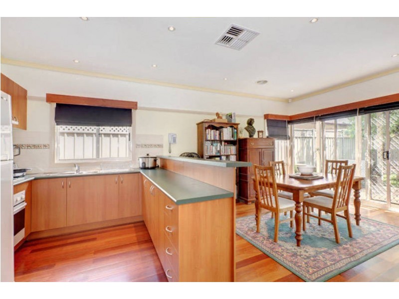 4 Springfield Close, Caroline Springs VIC 3023