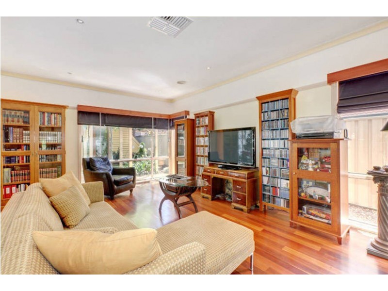 4 Springfield Close, Caroline Springs VIC 3023