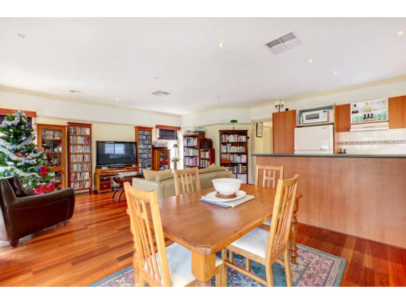 4 Springfield Close, Caroline Springs VIC 3023