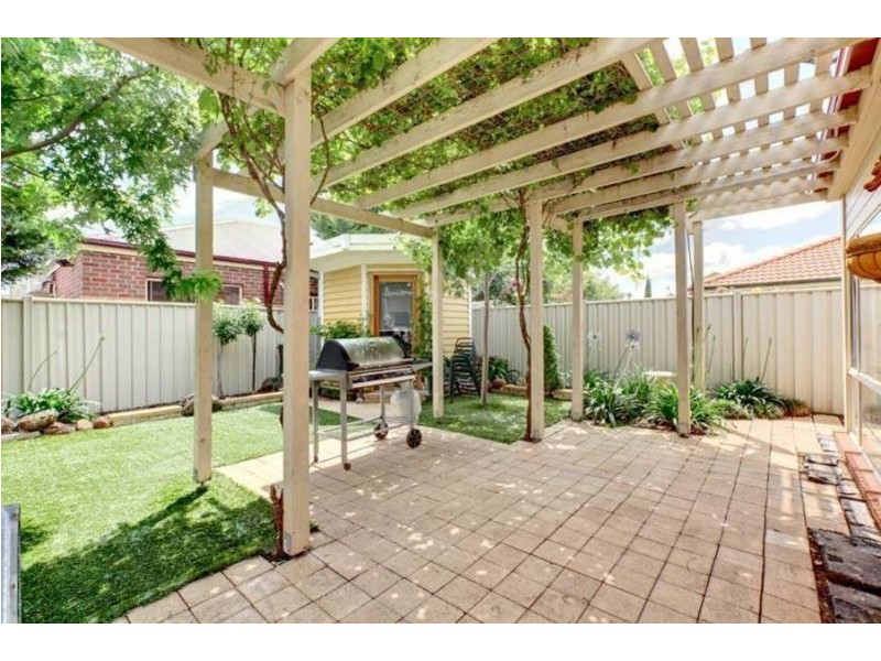 4 Springfield Close, Caroline Springs VIC 3023