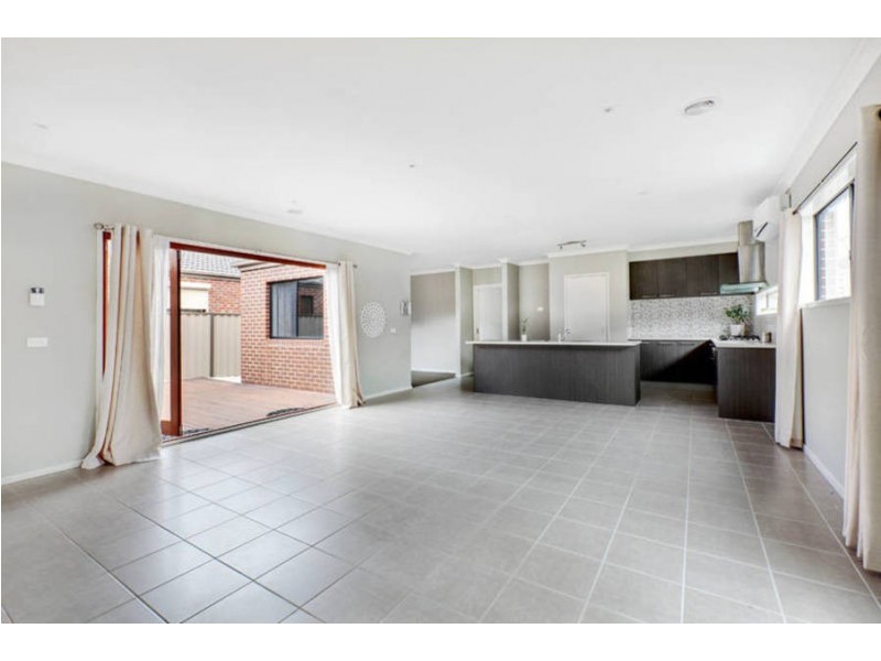 21 Redbox Crescent, Burnside Heights VIC 3023