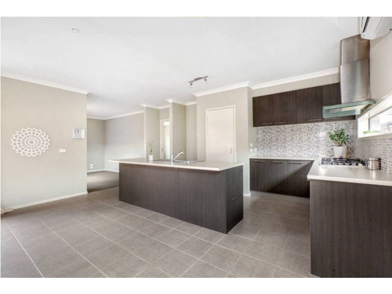 21 Redbox Crescent, Burnside Heights VIC 3023