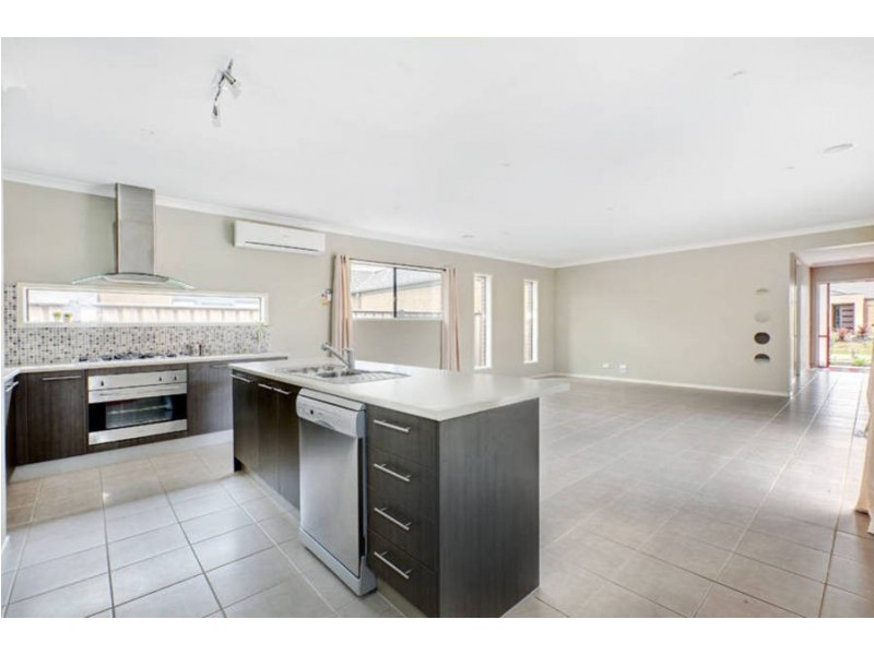 21 Redbox Crescent, Burnside Heights VIC 3023