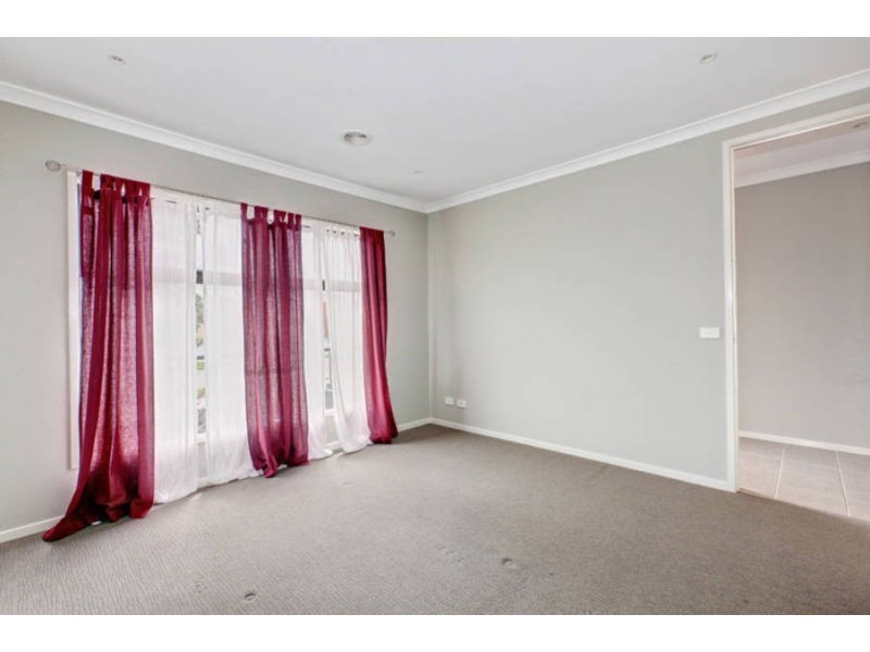 21 Redbox Crescent, Burnside Heights VIC 3023