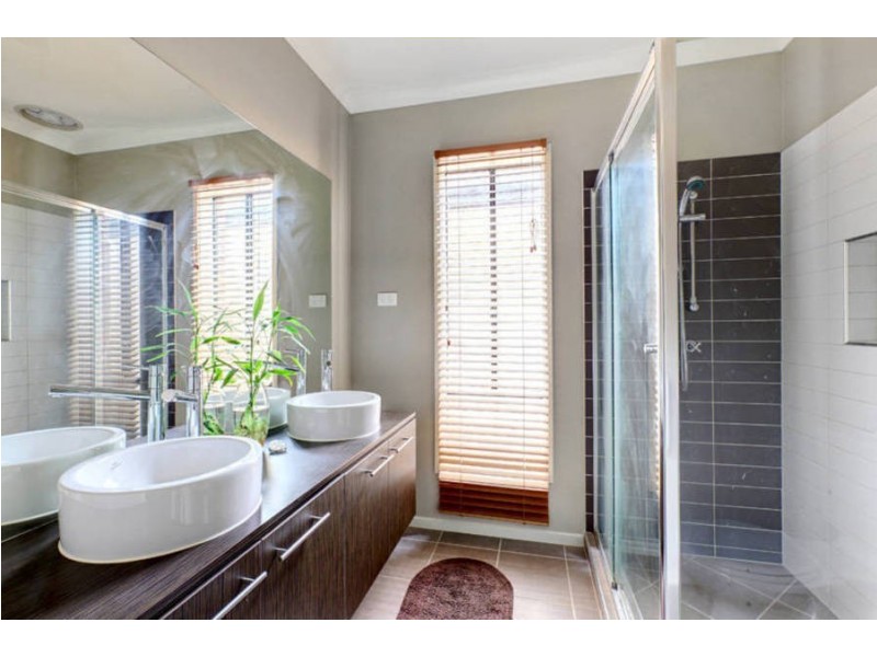 21 Redbox Crescent, Burnside Heights VIC 3023