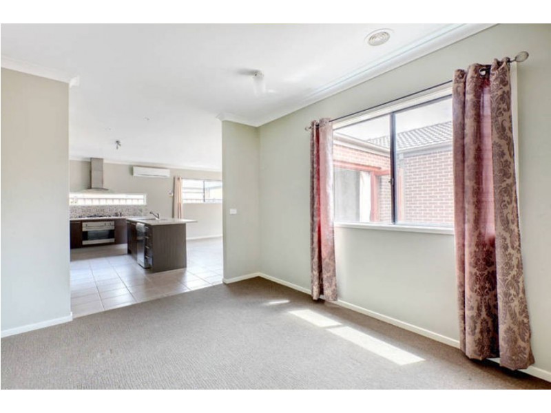 21 Redbox Crescent, Burnside Heights VIC 3023