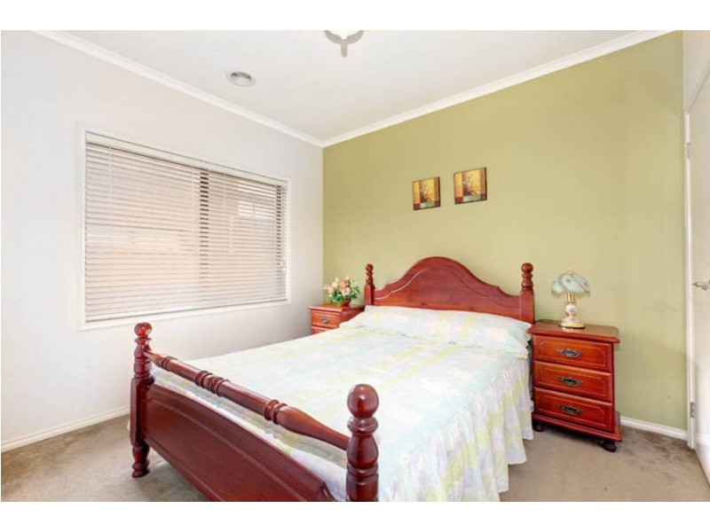 20 Westerfold Terrace, Caroline Springs VIC 3023
