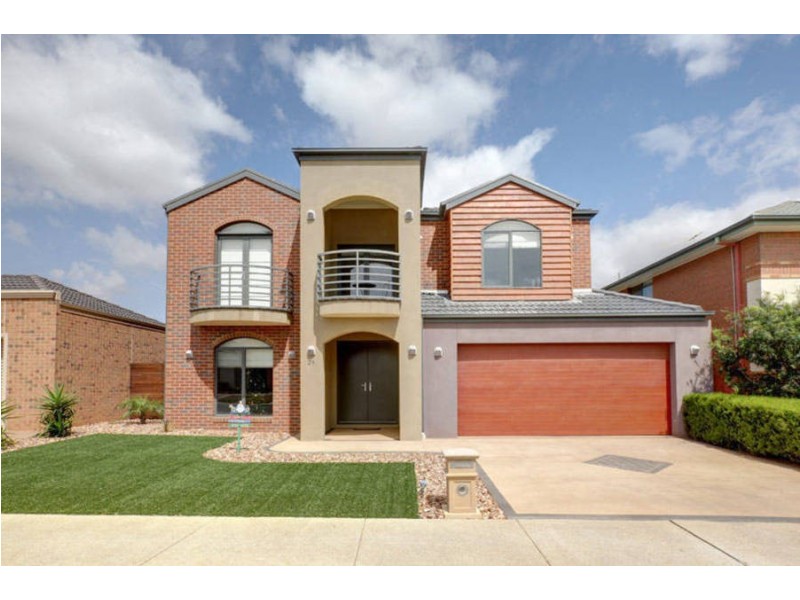 21 Cairn Curran Terrace, Caroline Springs VIC 3023