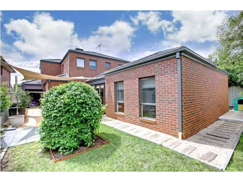 21 Cairn Curran Terrace, Caroline Springs VIC 3023