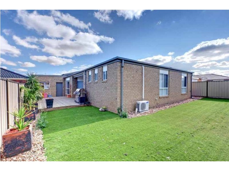 12 Burke Road, Burnside Heights VIC 3023