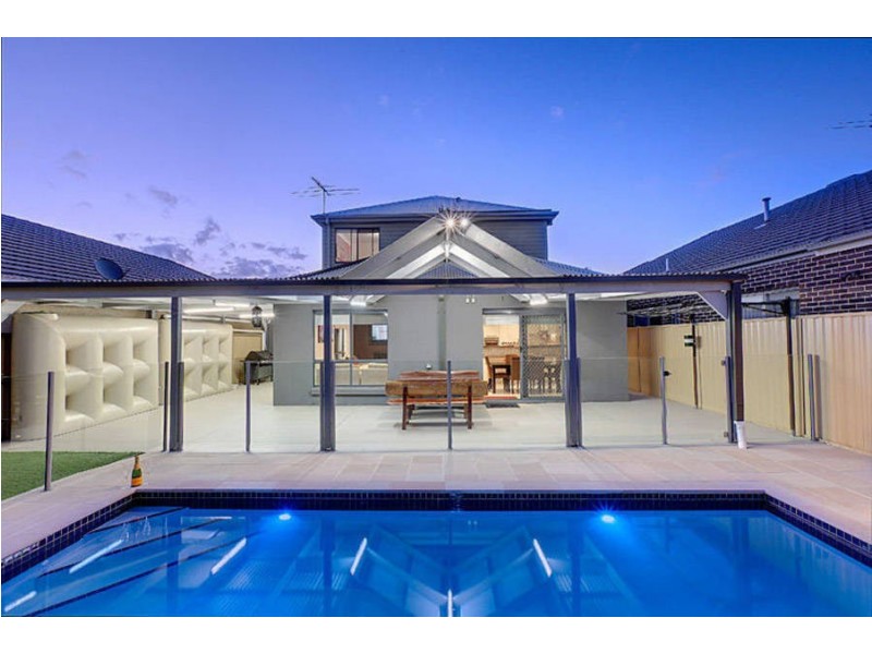 7 Barkly Close, Caroline Springs VIC 3023