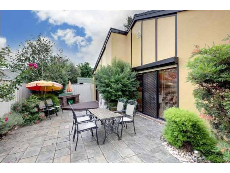 13 Bendigo Cct, Caroline Springs VIC 3023