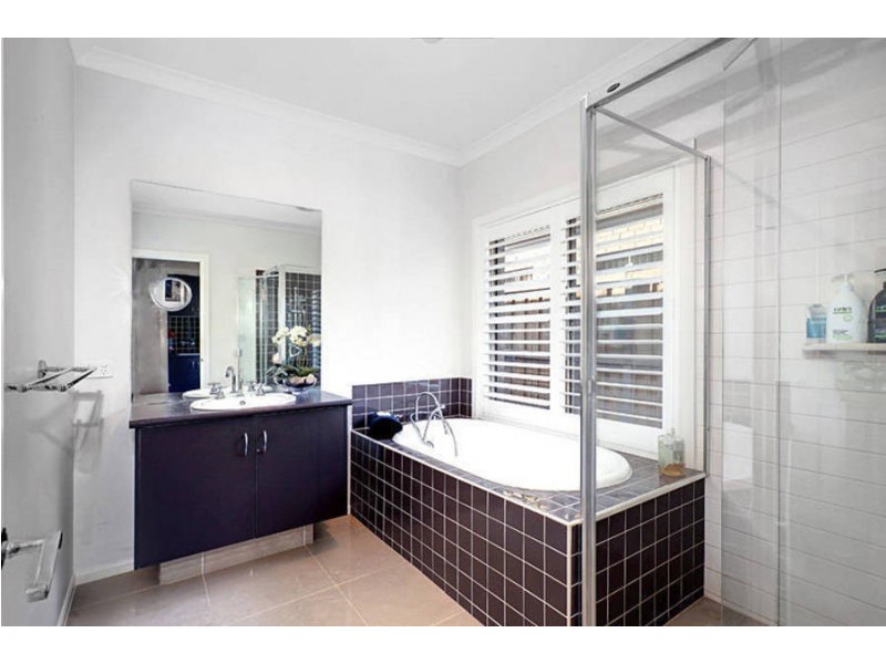 9 Domain Avenue, Burnside Heights VIC 3023