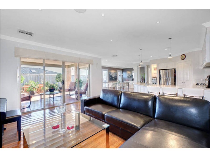 9 Domain Avenue, Burnside Heights VIC 3023