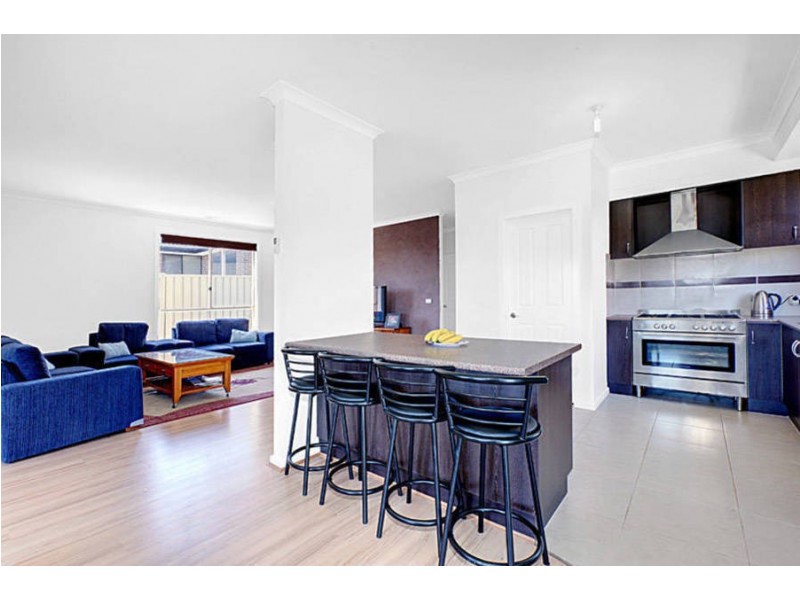 16 Dahlia Drive, Caroline Springs VIC 3023