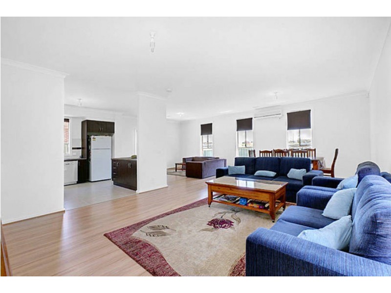 16 Dahlia Drive, Caroline Springs VIC 3023