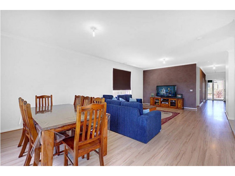 16 Dahlia Drive, Caroline Springs VIC 3023