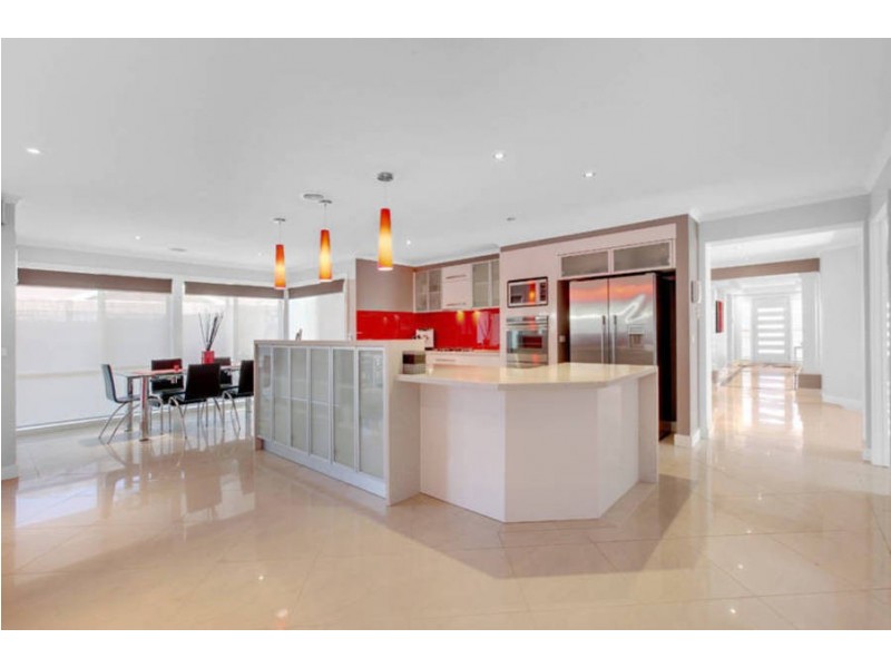 20 Bimbadeen Street, Burnside VIC 3023