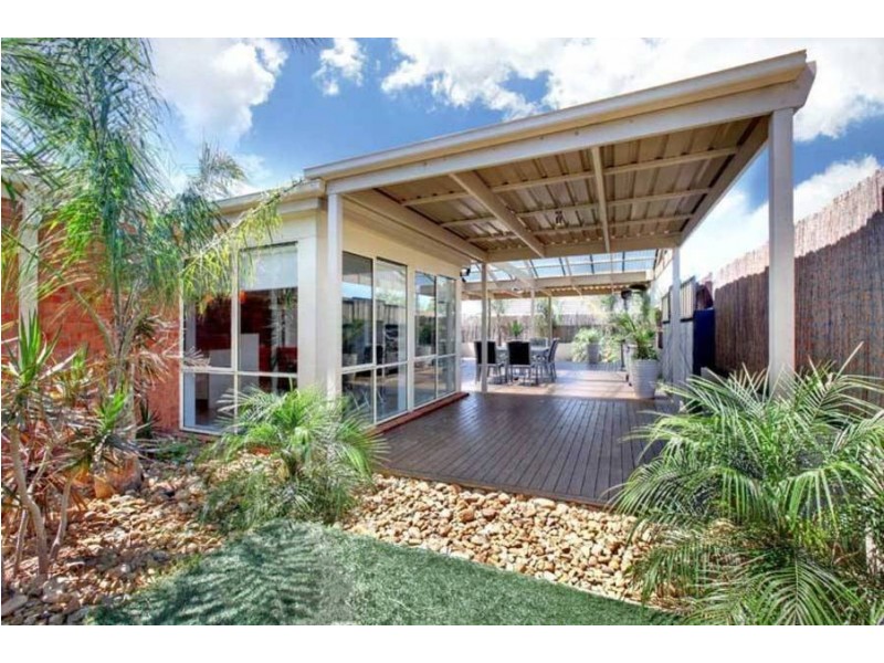 20 Bimbadeen Street, Burnside VIC 3023