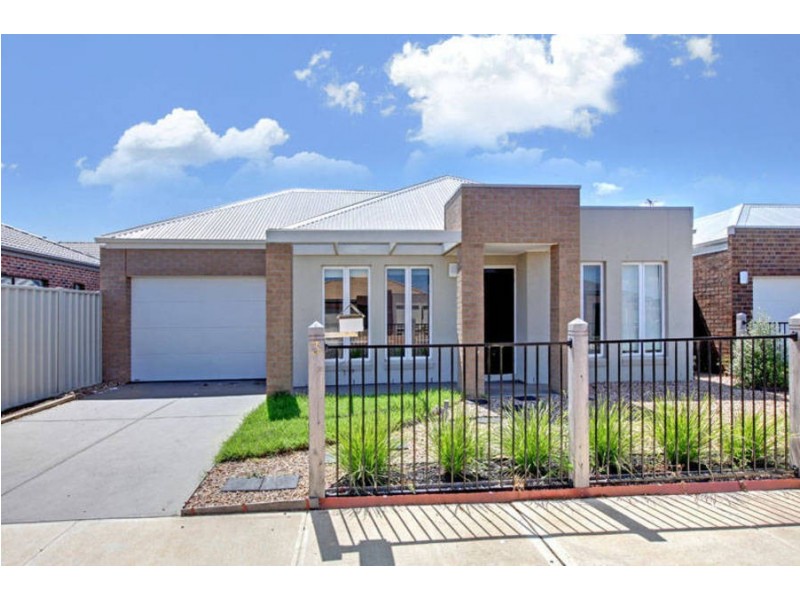 3 Hawksbury Green, Caroline Springs VIC 3023