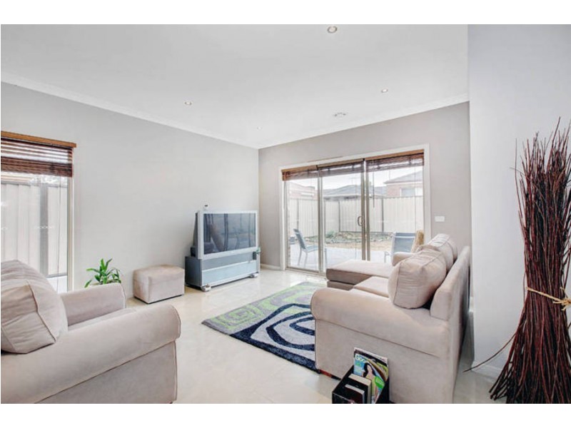 24 Inverell Street, Burnside Heights VIC 3023