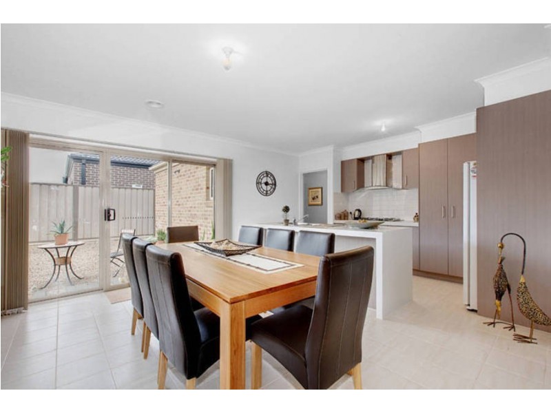 2 Manny Paul Circuit, Burnside Heights VIC 3023