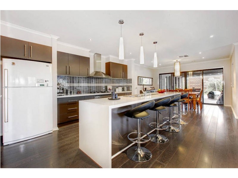 52 Barringo Way, Caroline Springs VIC 3023